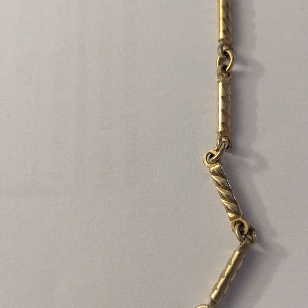 Elegant Gold Leaf Necklace Filled With Faux Diamonds Through The Leaves - Picture 4 of 6
